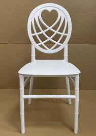 Chaise de Réception Blanche Dos Cœur